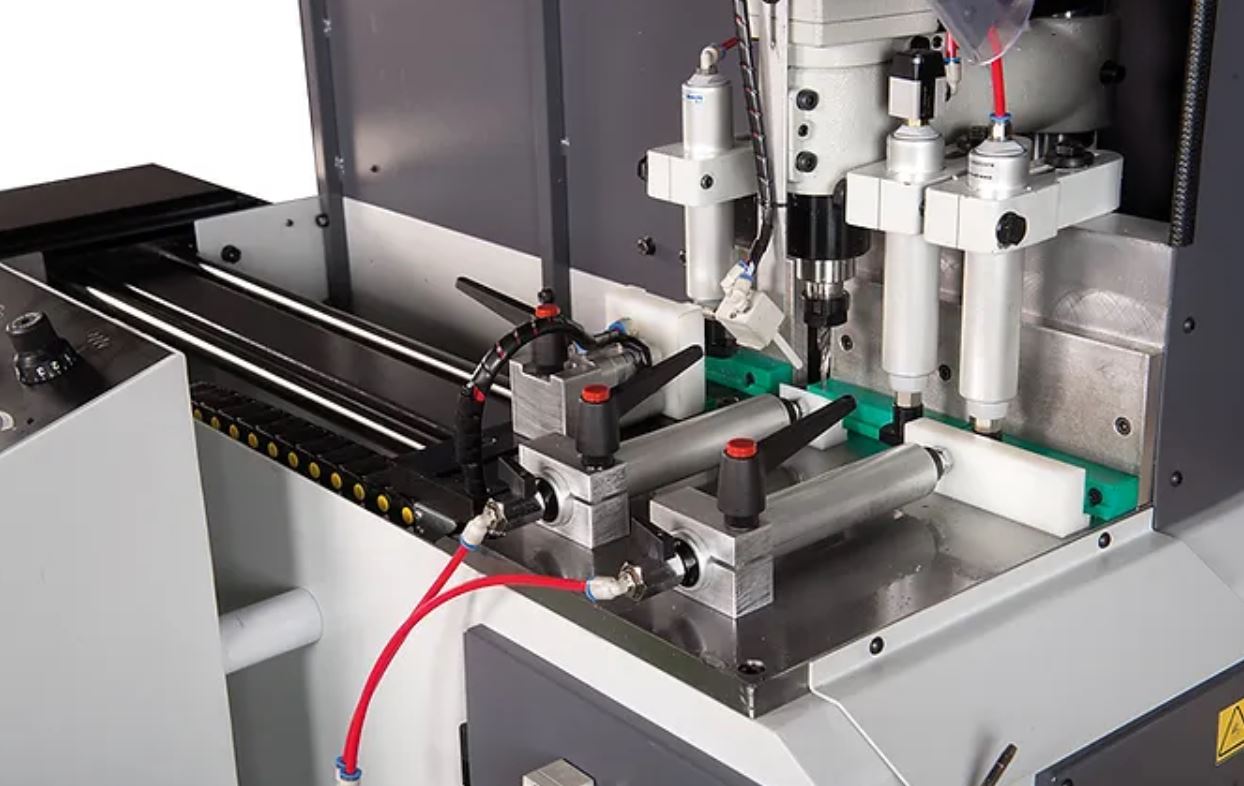 GAA 350 CNC MET BOORUNIT 7