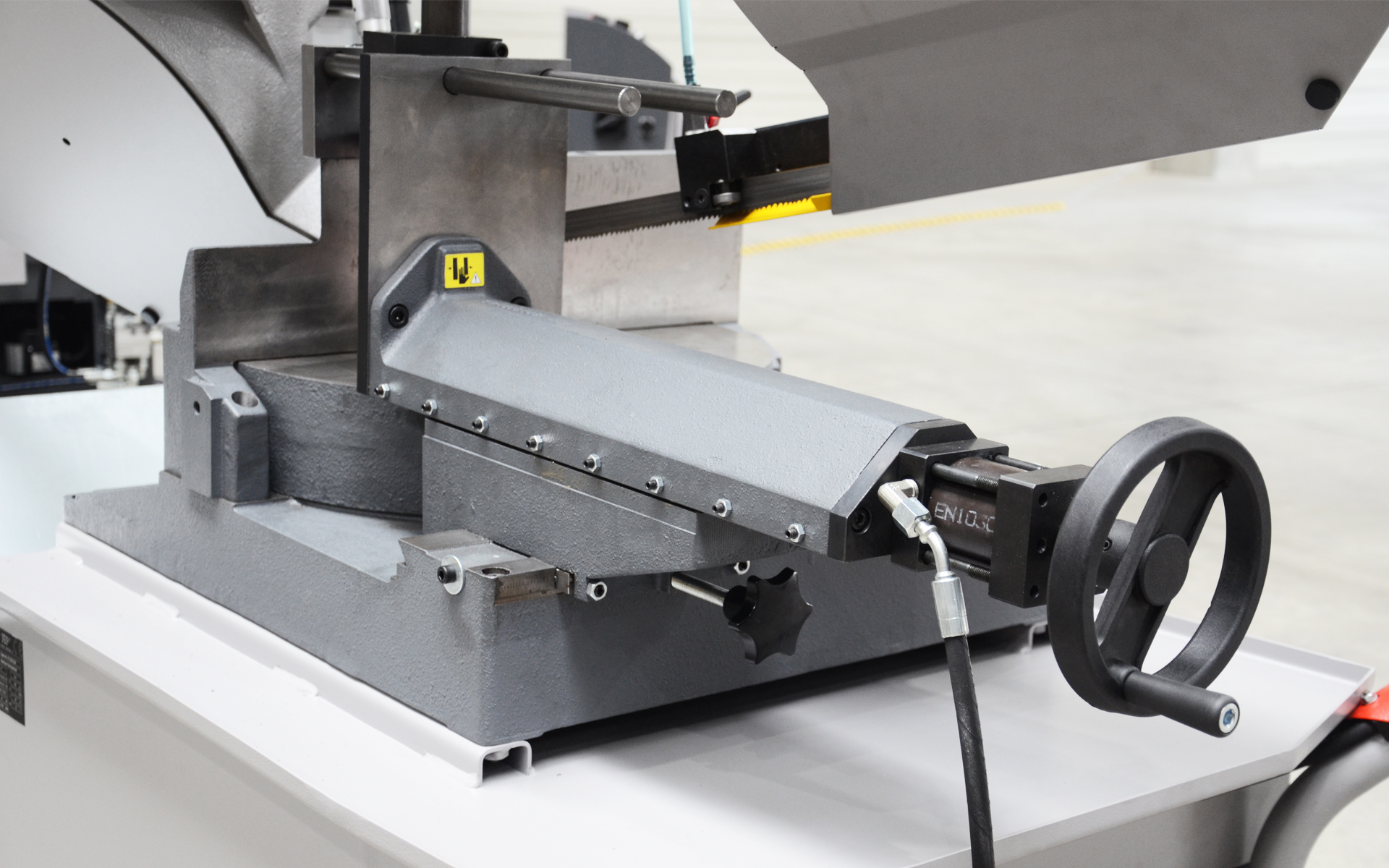 Ergonomic 320 258 DGH Lintzaagmachine