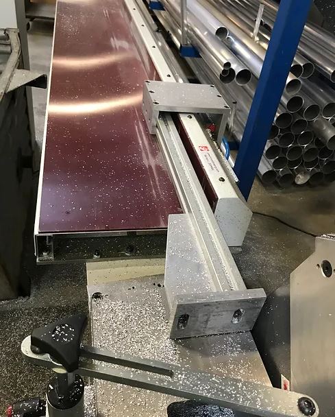 Tronzadoras FRONT 450 AAG CNC Zaagautomaat Met Verstek 4