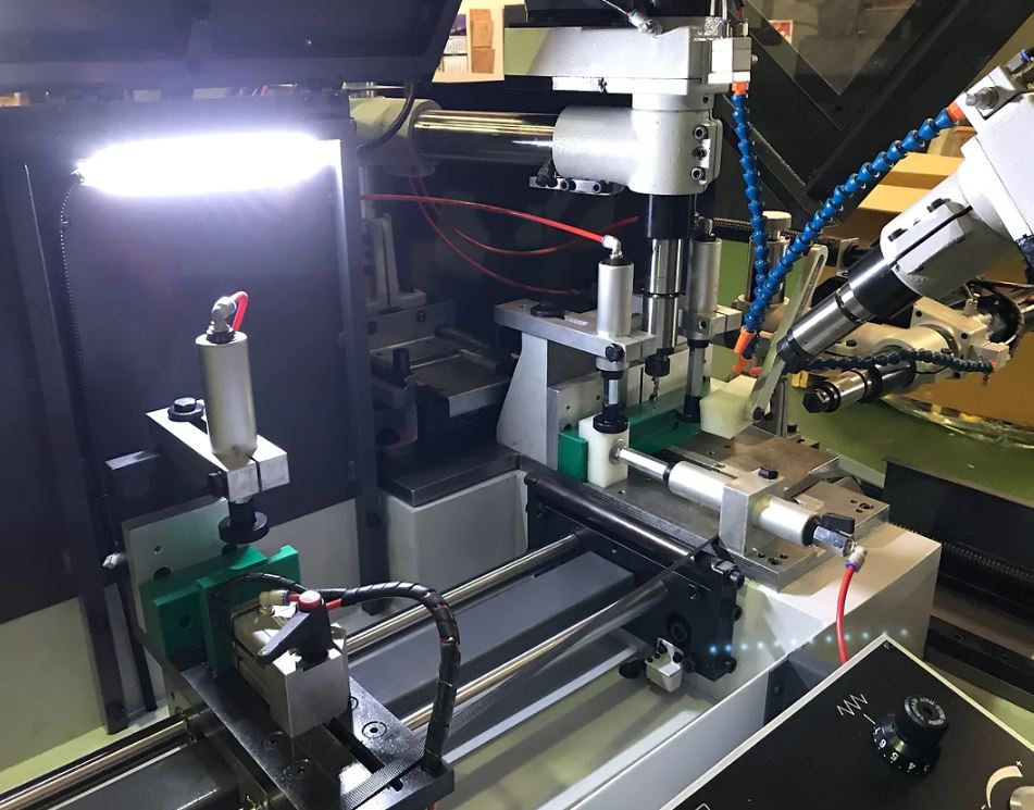 GAA 350 CNC MET BOORUNIT 9