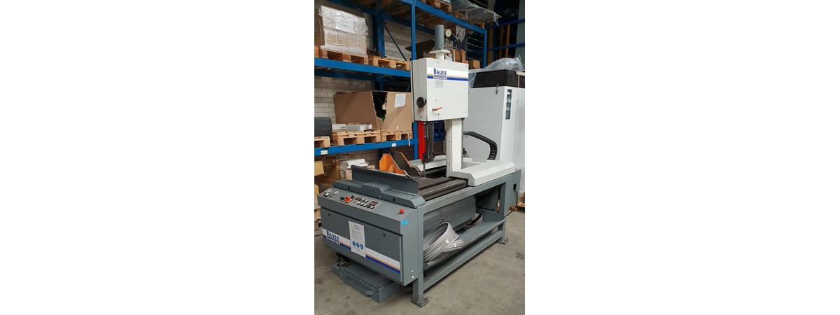 BAUER VG-450 Verticale lintzaagmachine met 9 meter rollenbaan met ...