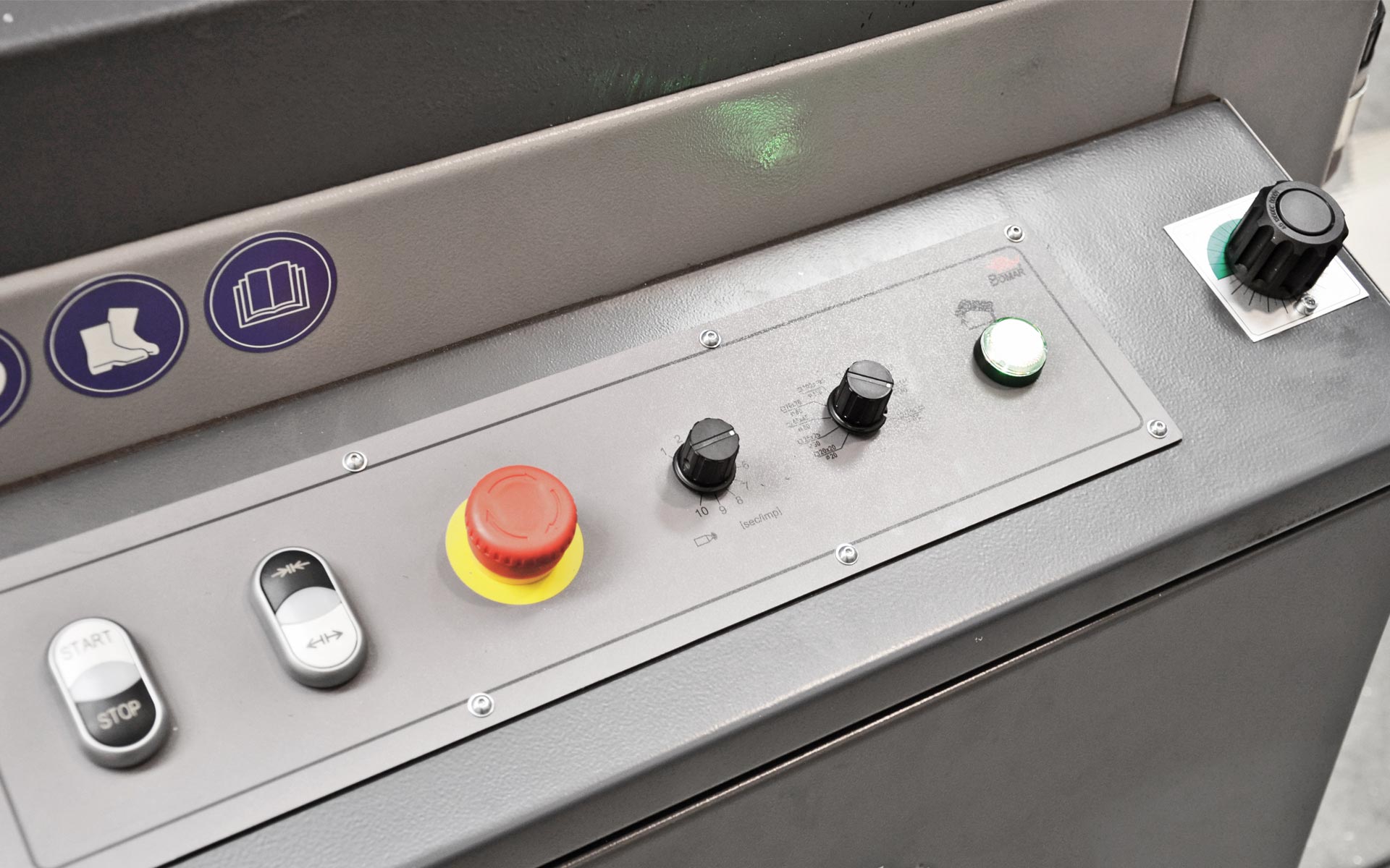 Al 400 Semiautomatic 004